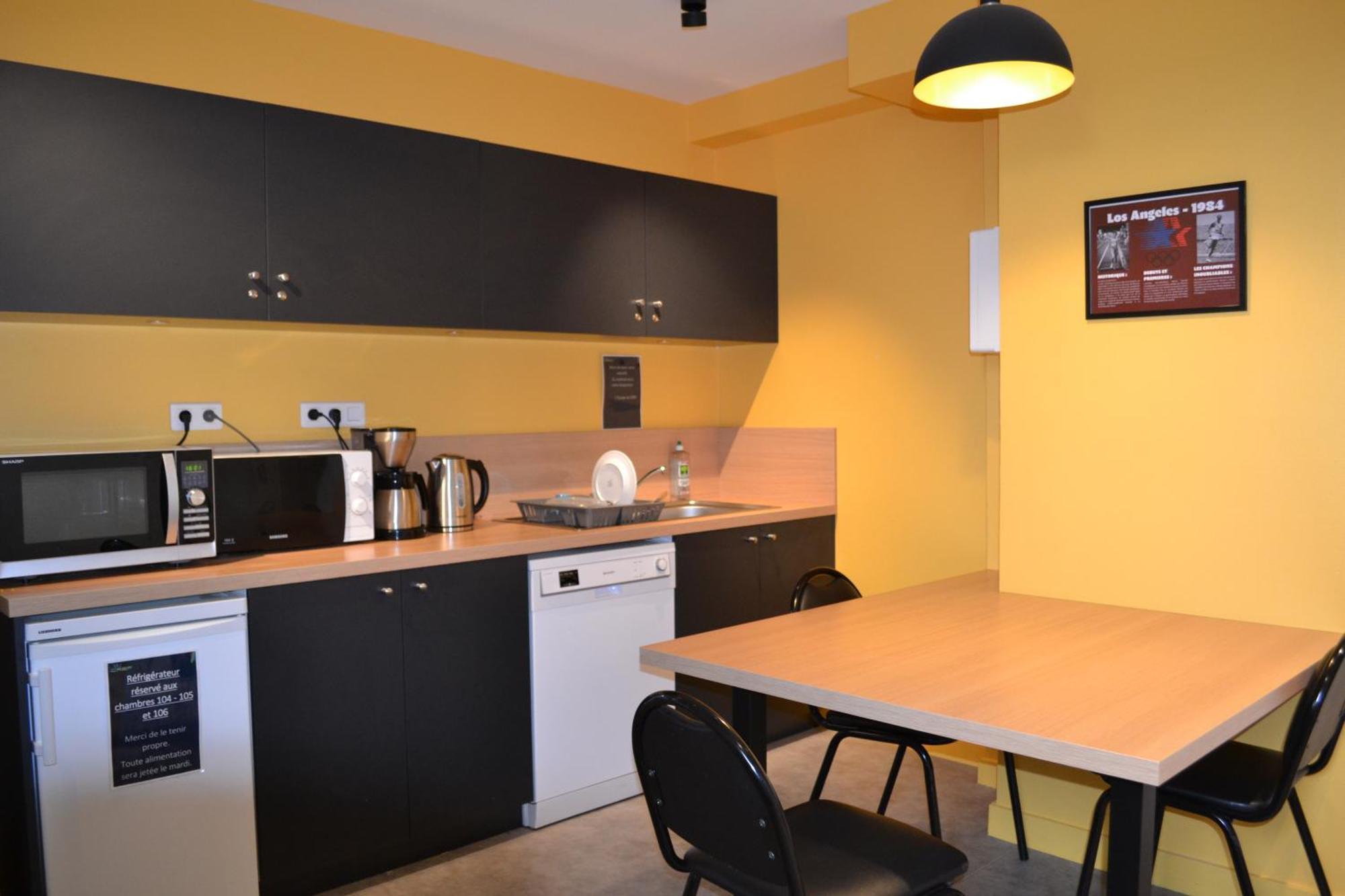 Centre International De Sejour Hostel Laval  Luaran gambar